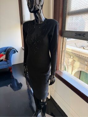 Sleek Black Long Sleeve Bodycon Dress